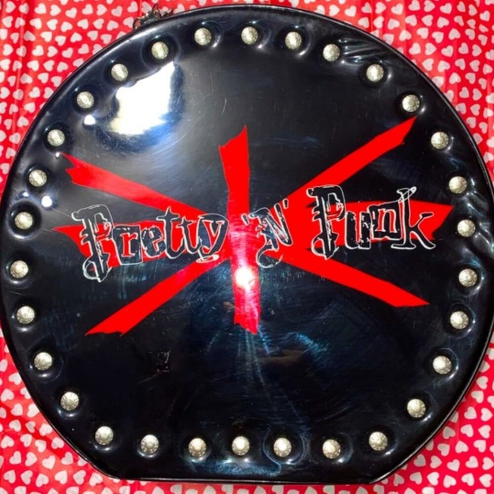 VINTAGE BRATZ " pretty in punk" hat box